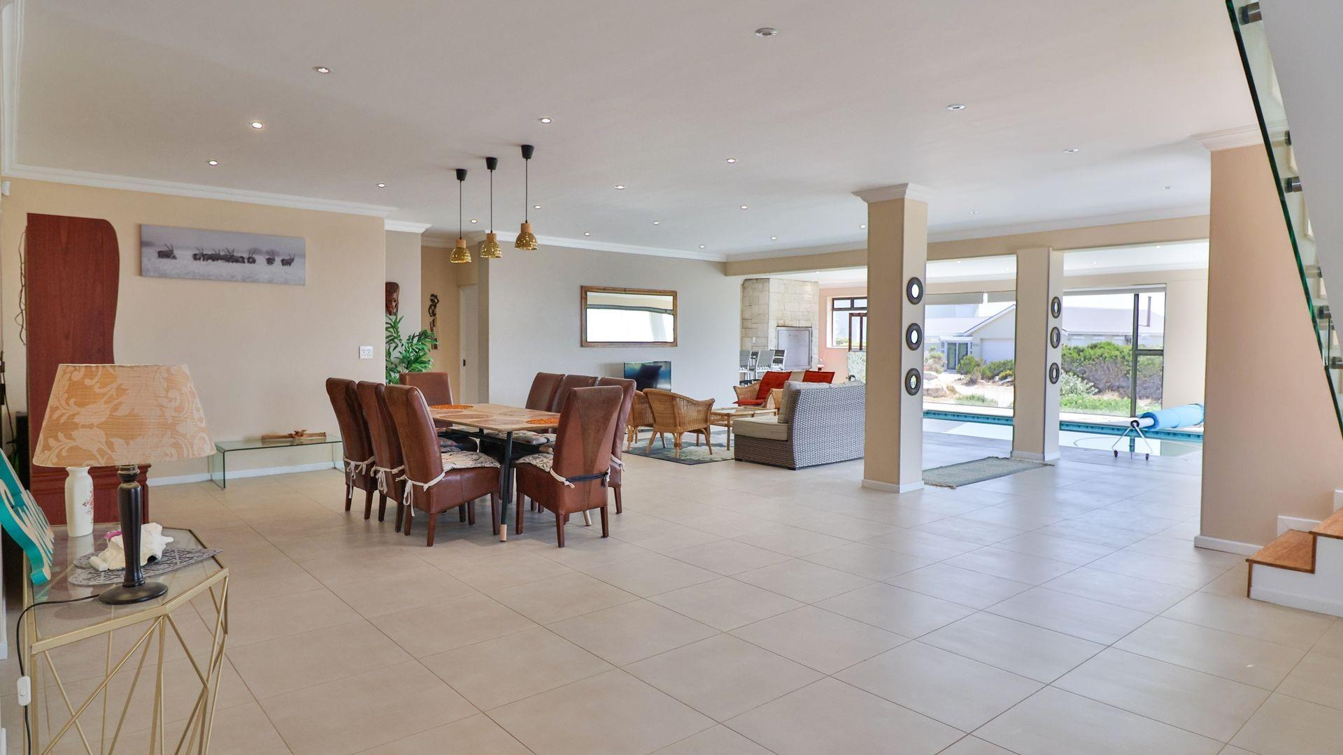 Pringle Bay Indoor Pool Villa — photograph 4