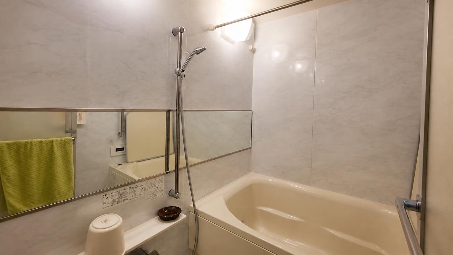 2-Bedroom Condominium in Atami — photograph 3