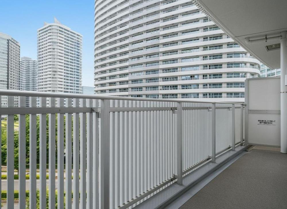 Minatomirai Mid Square The Tower Residence — photograph 2