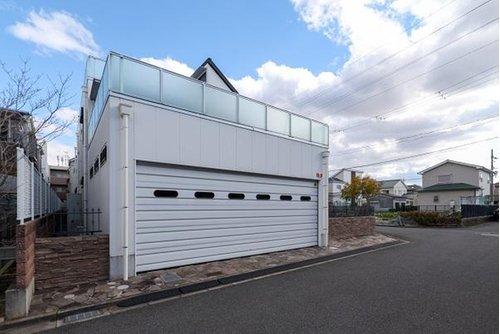 Architect-Style Family House in Habikino — photograph 3