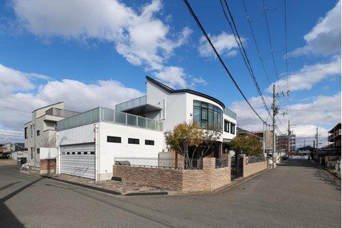Architect-Style Family House in Habikino — photograph 2