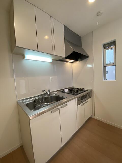 Let Townhouse in Tokyo — photograph 3