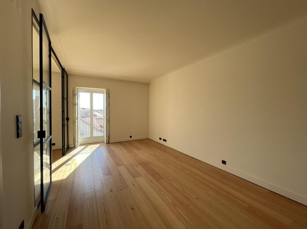 1-Bedroom Apartment with Pool in Lisboa — photograph 4
