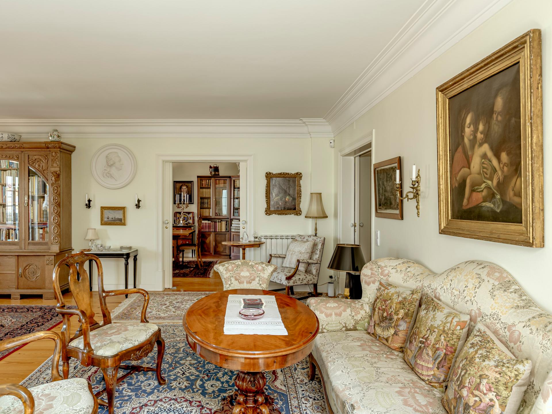 6-Bedroom Apartment in Cascais — photograph 5