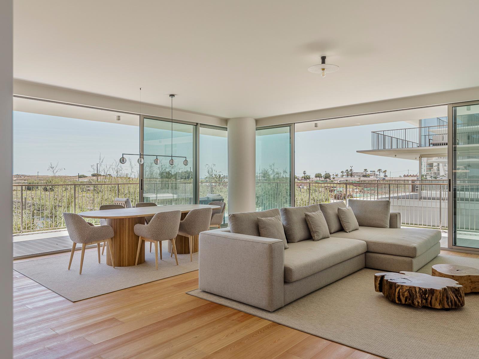 2-Bedroom Apartment at Bayline — photograph 3