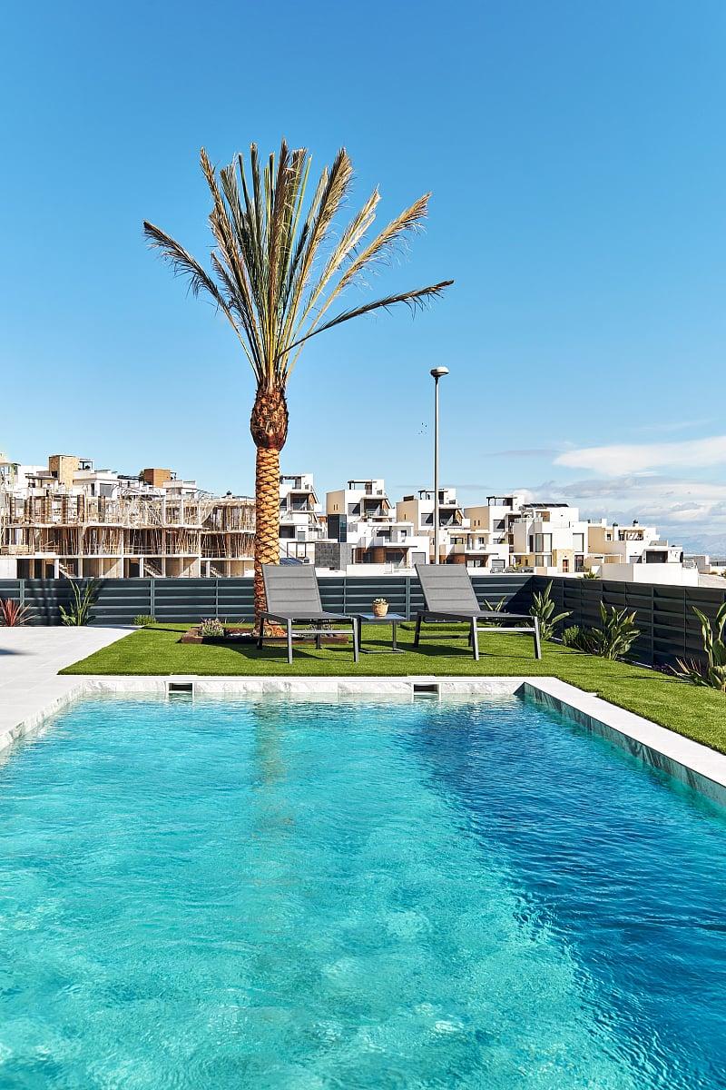 Apartments in Ciudad de las Comunicaciones, San Miguel de Salinas — photograph 3